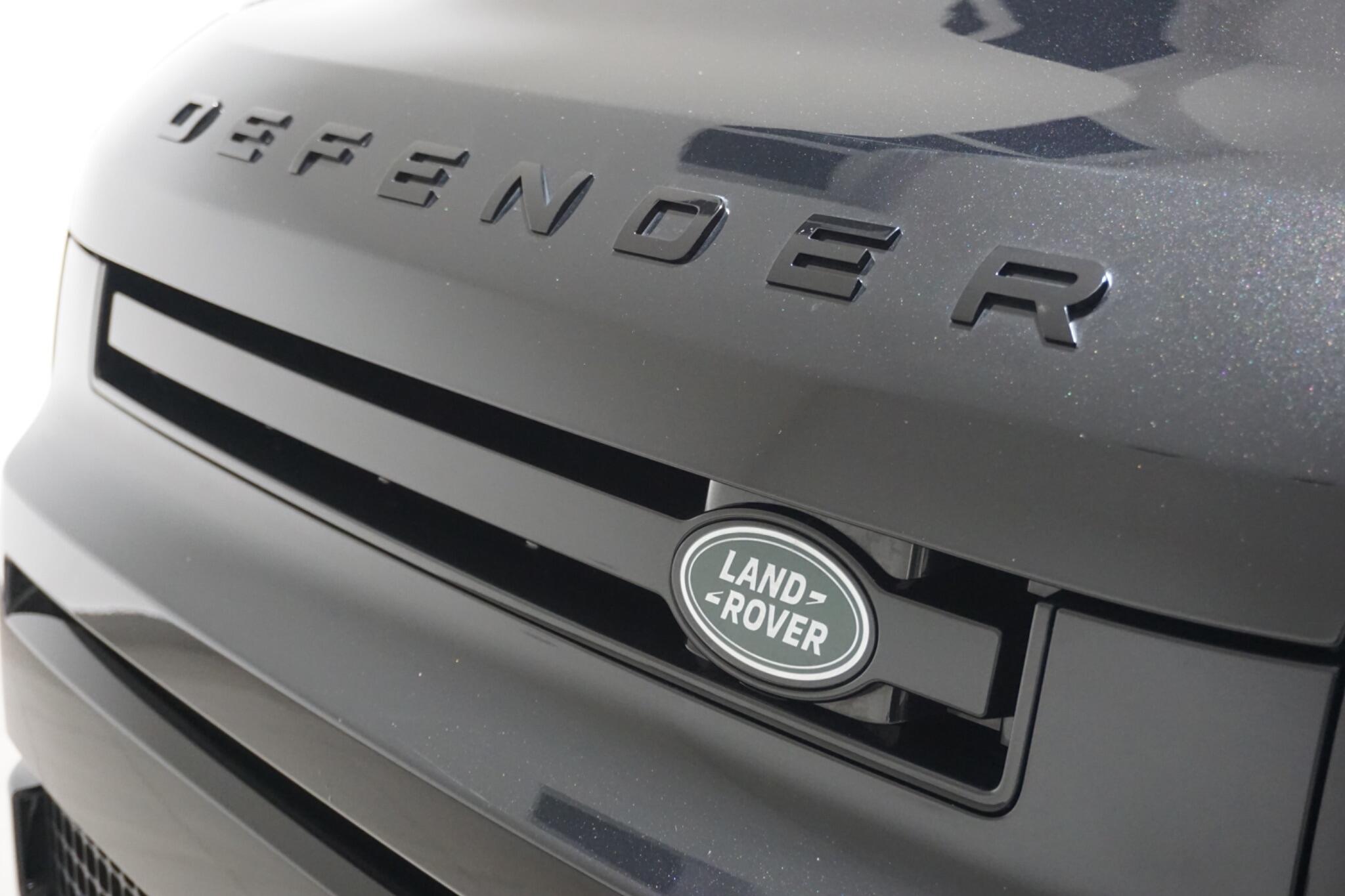 Land Rover Defender 110 3.0 D250 MHEV HSE Hard Top SUV 5dr Diesel Auto 4WD MWB Euro 6 (s/s) (250 ps)